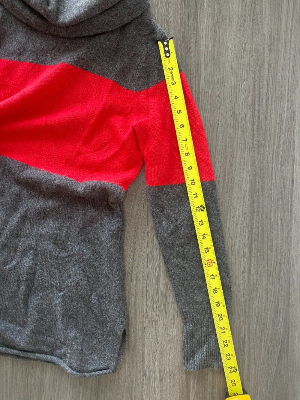 Athleta Colorblock Turtleneck Sweater Gray Red Size Medium Cozy Knit Tunic - Picture 7 of 7
